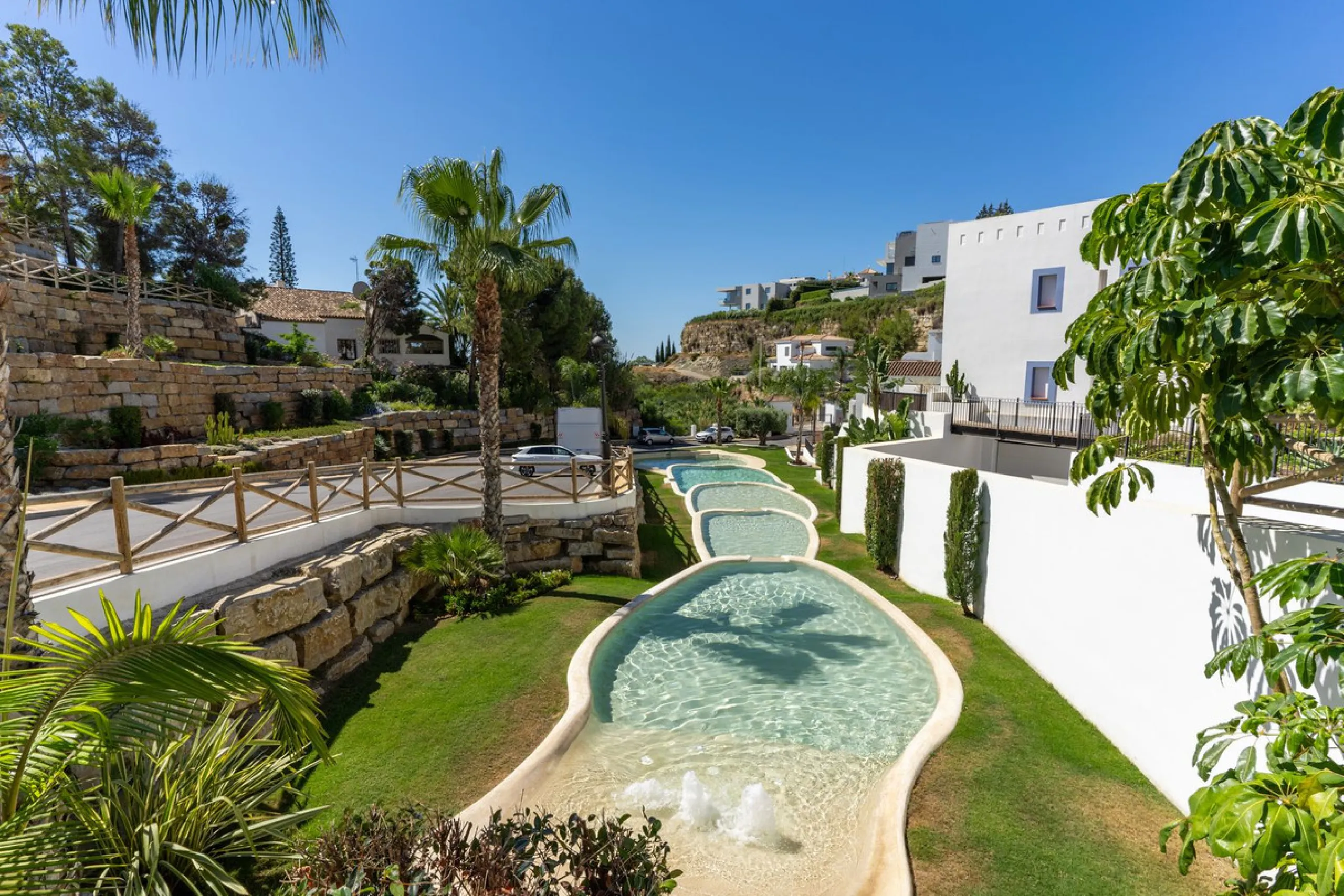 Modern Penthouse with Panoramic Sea, Golf & Mountain Views – Paraiso Pueblo, Benahavís