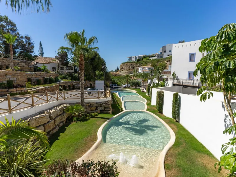 Modern Penthouse with Panoramic Sea, Golf & Mountain Views – Paraiso Pueblo, Benahavís
