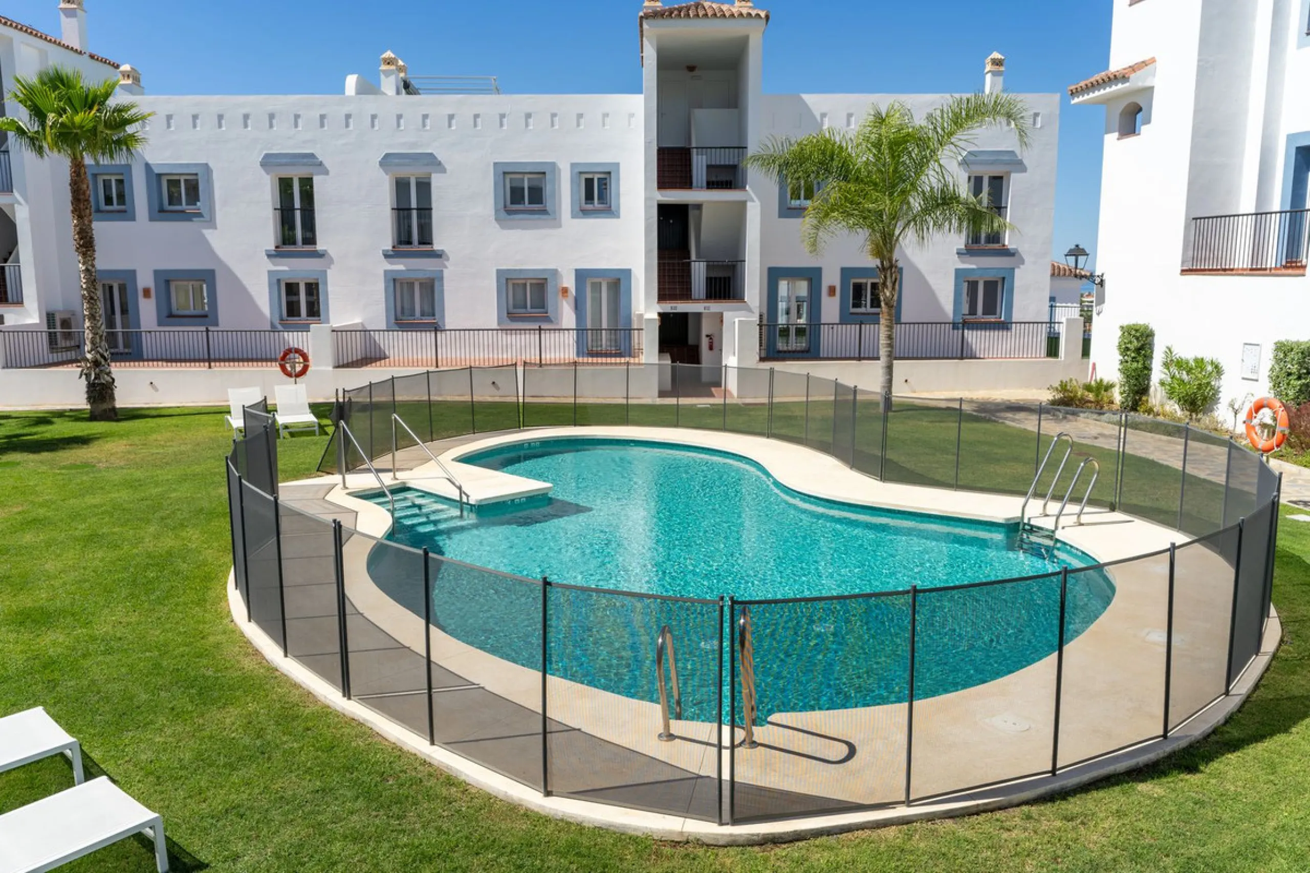 Modern Penthouse with Panoramic Sea, Golf & Mountain Views – Paraiso Pueblo, Benahavís