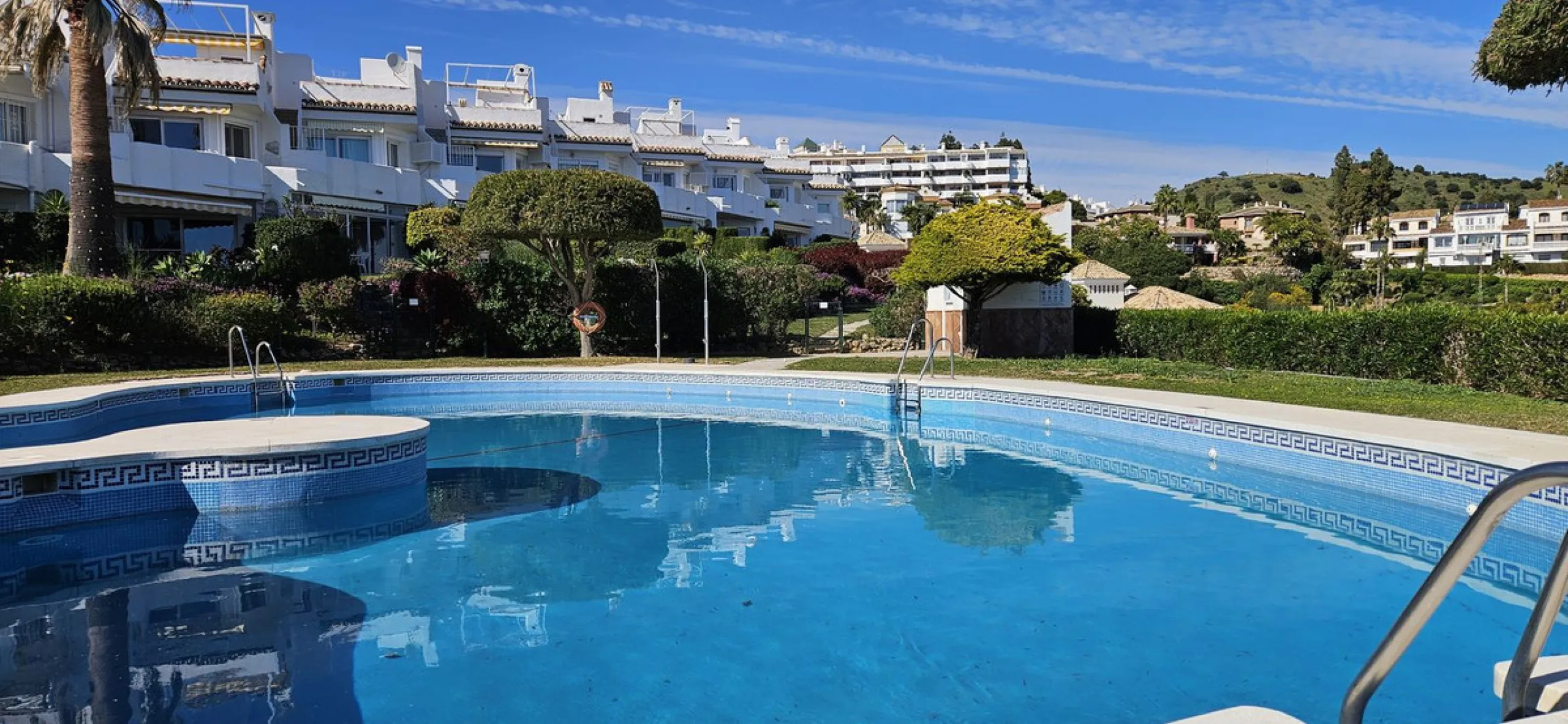 Elegant and charmingTownhouse with Open Views in Calahonda