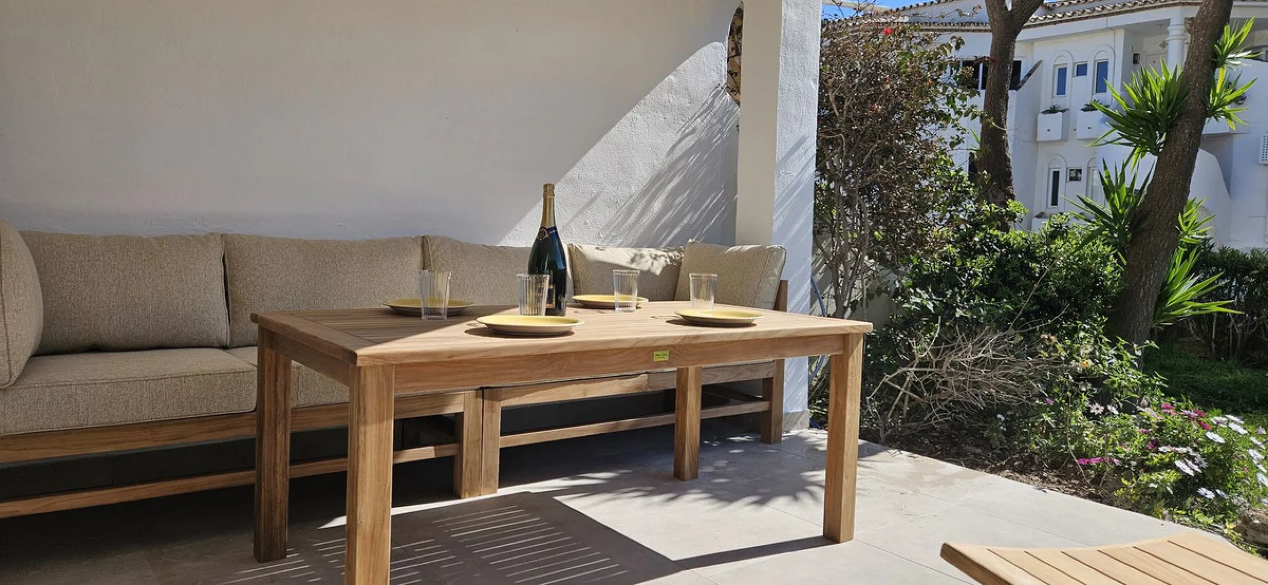Elegant and charmingTownhouse with Open Views in Calahonda