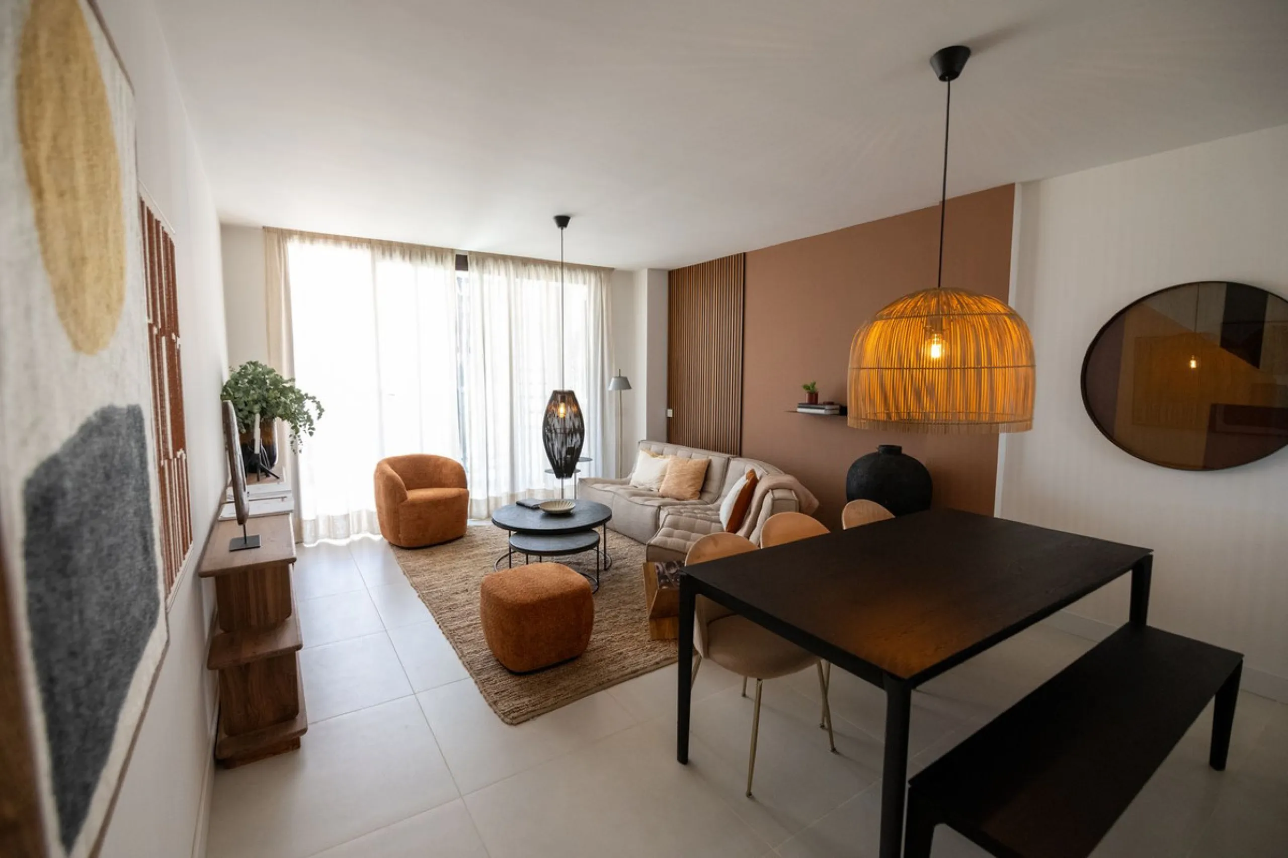 Exclusive 2-bedroom penthouse in "El Higueron" with SEA VIEWS and wonderful landscaped common areas, an outdoor pool, a children's play area, coworking spaces, a gym, and a sauna. All in a unique and exclusive location amidst the urban development of the 