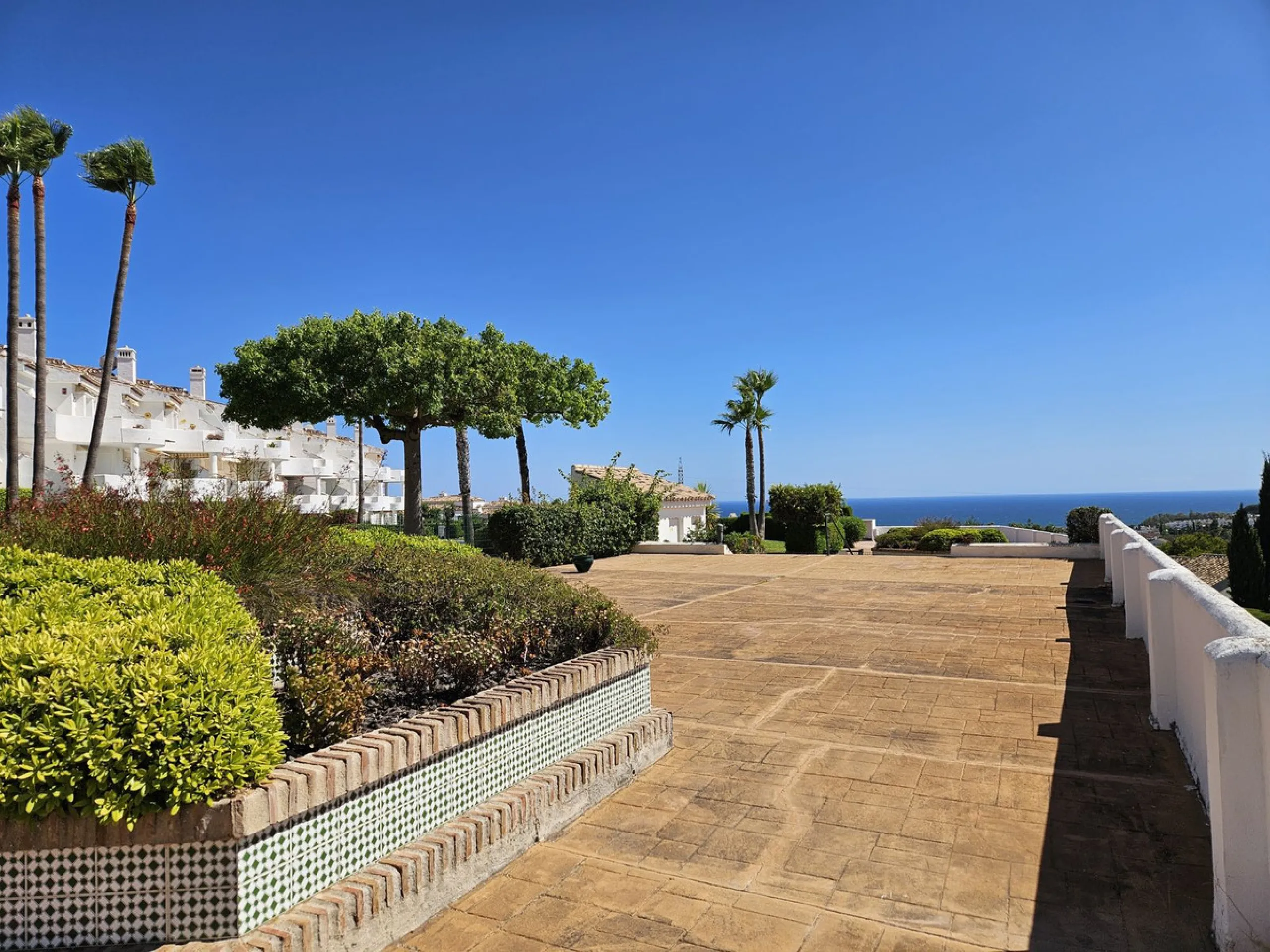 Elegant and charmingTownhouse with Open Views in Calahonda