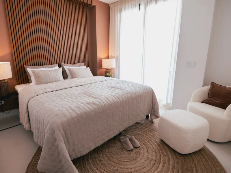 Exclusive 2-bedroom penthouse in "El Higueron" with SEA VIEWS and wonderful landscaped common areas, an outdoor pool, a children's play area, coworking spaces, a gym, and a sauna. All in a unique and exclusive location amidst the urban development of the 