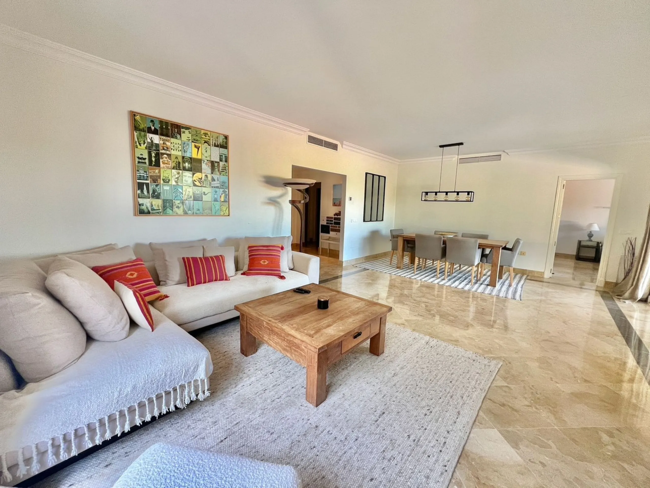 Apartment - Ground Floor Apartment в продаже в Málaga, Málaga. В доме 3 спален и 4 ванных комнат. Площадь дома 175 м²