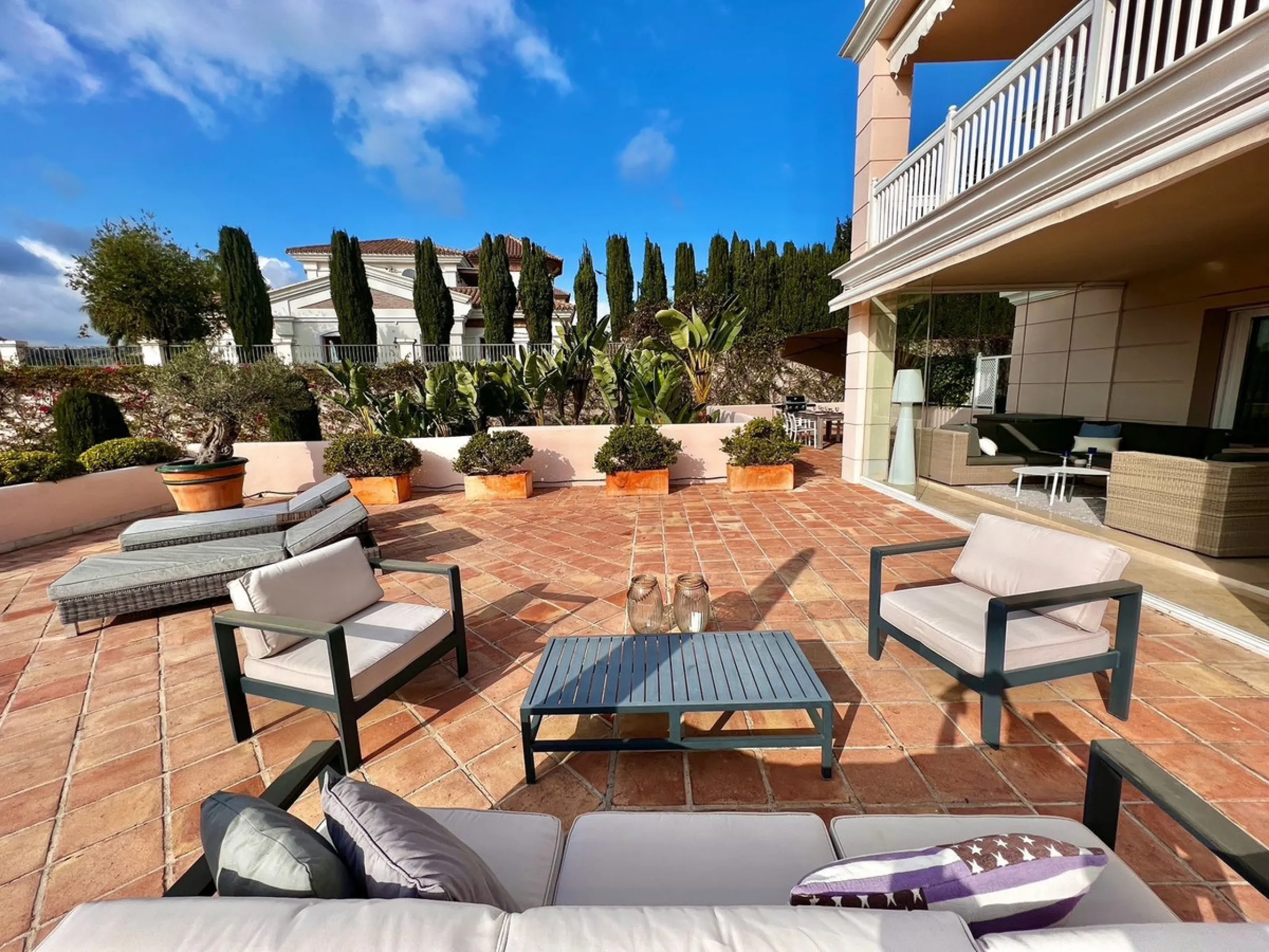 Apartment - Ground Floor Apartment в продаже в Málaga, Málaga. В доме 3 спален и 4 ванных комнат. Площадь дома 175 м²