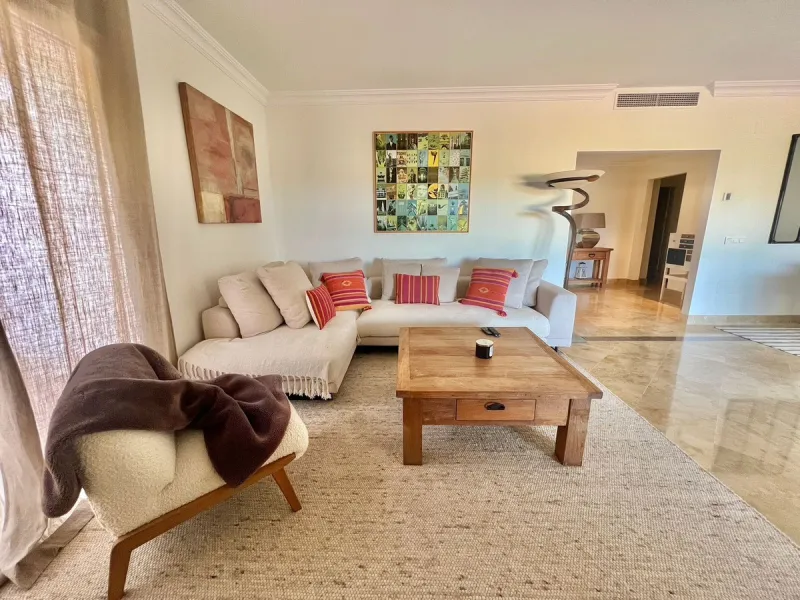 Apartment - Ground Floor Apartment в продаже в Málaga, Málaga. В доме 3 спален и 4 ванных комнат. Площадь дома 175 м²