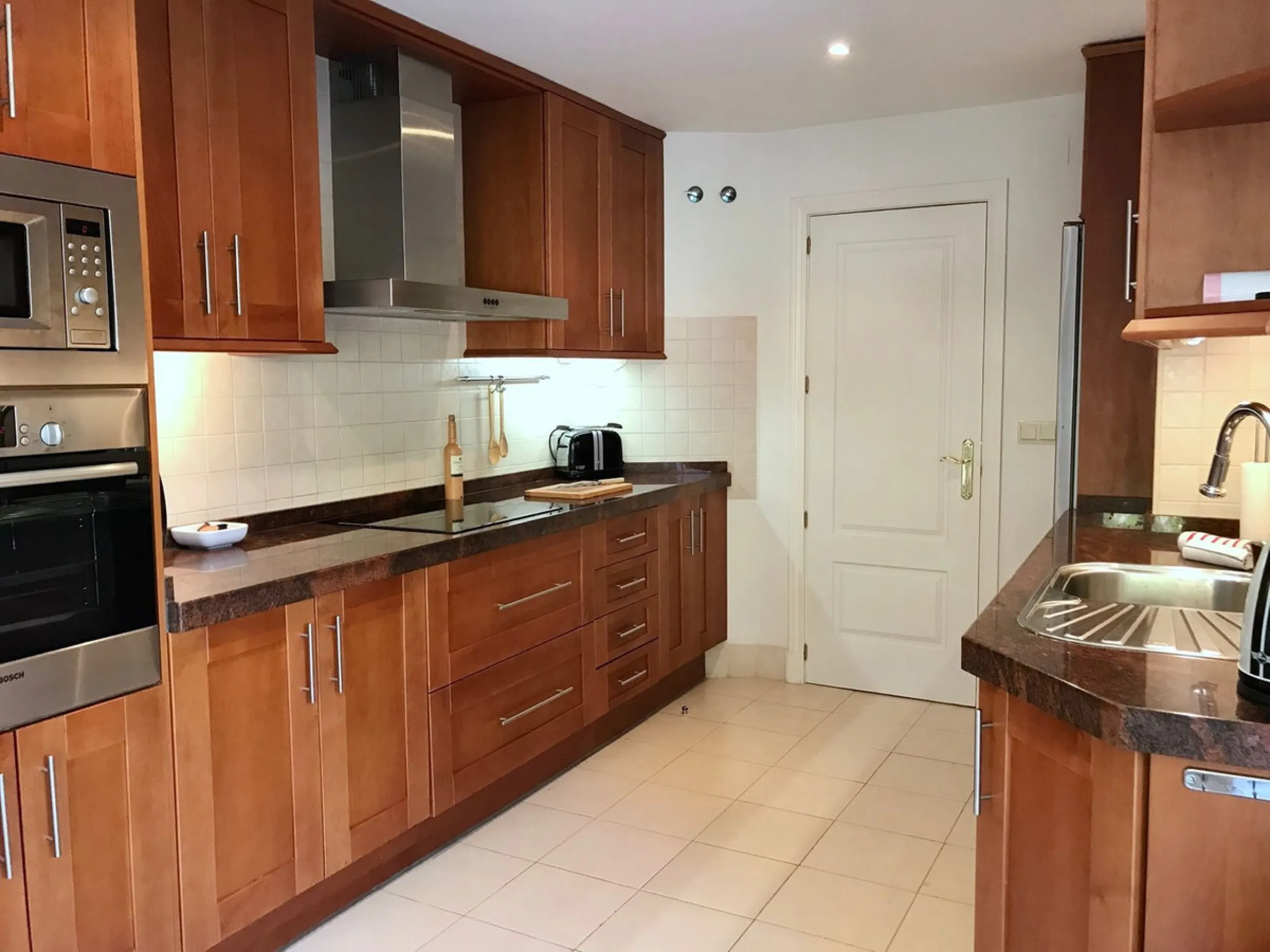 Apartment - Ground Floor Apartment в продаже в Málaga, Málaga. В доме 3 спален и 4 ванных комнат. Площадь дома 175 м²