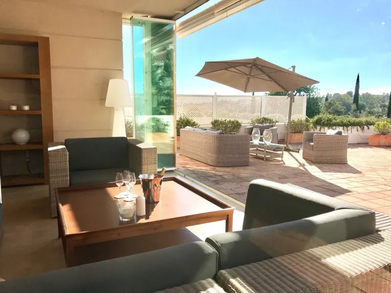 Apartment - Ground Floor Apartment в продаже в Málaga, Málaga. В доме 3 спален и 4 ванных комнат. Площадь дома 175 м²