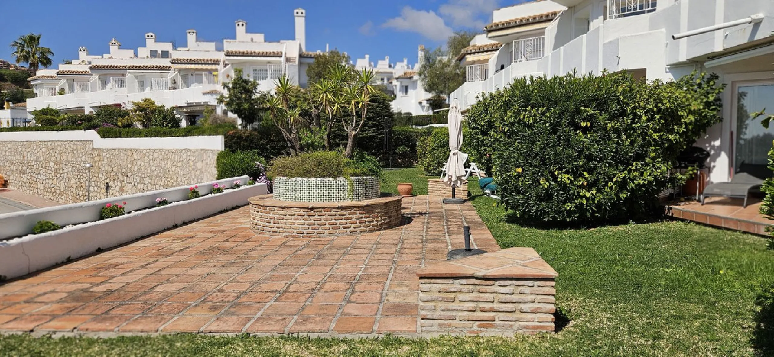 Elegant and charmingTownhouse with Open Views in Calahonda