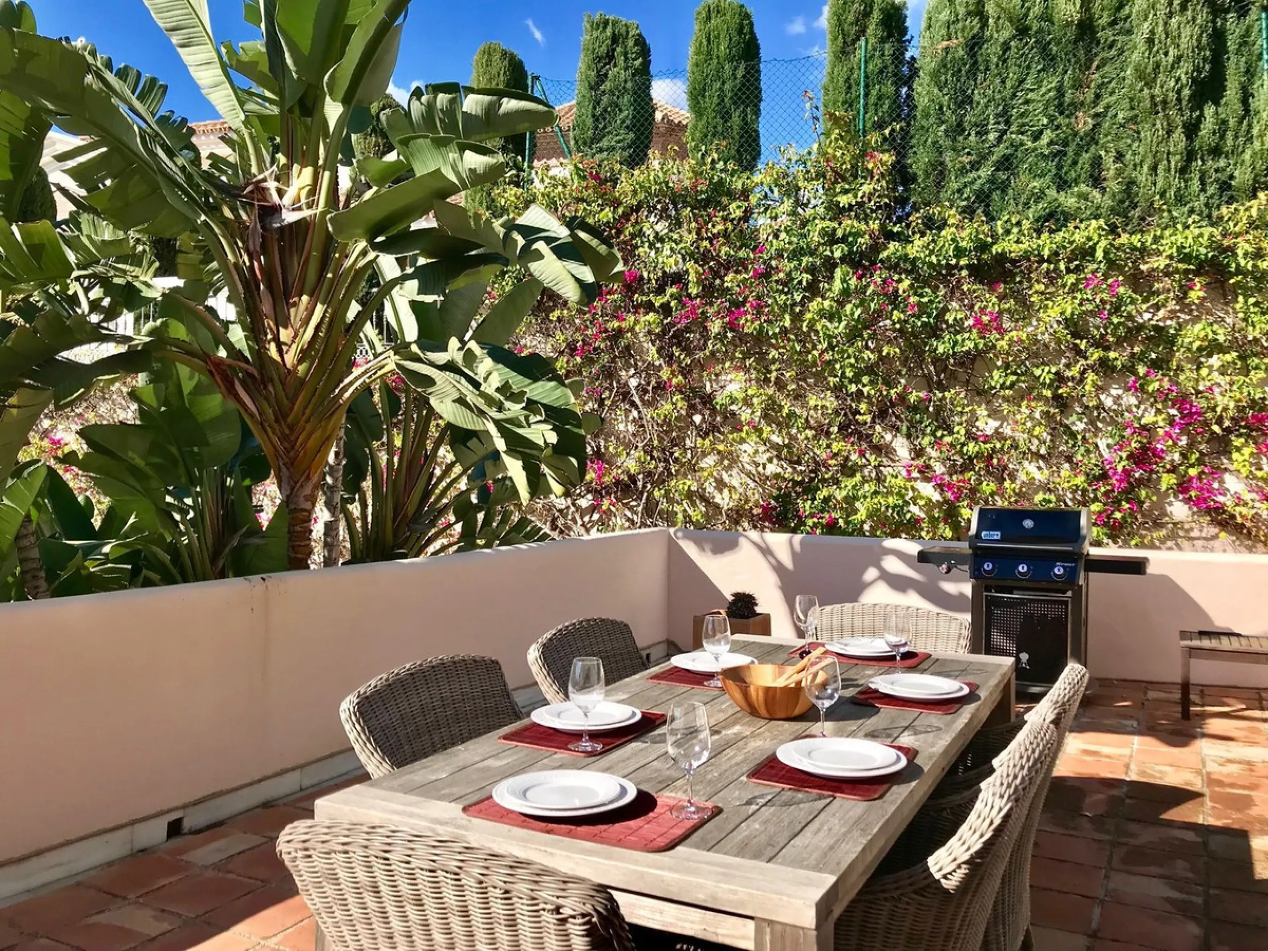 Apartment - Ground Floor Apartment в продаже в Málaga, Málaga. В доме 3 спален и 4 ванных комнат. Площадь дома 175 м²