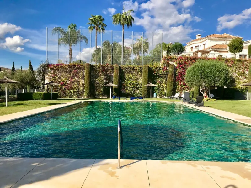 Apartment - Ground Floor Apartment в продаже в Málaga, Málaga. В доме 3 спален и 4 ванных комнат. Площадь дома 175 м²