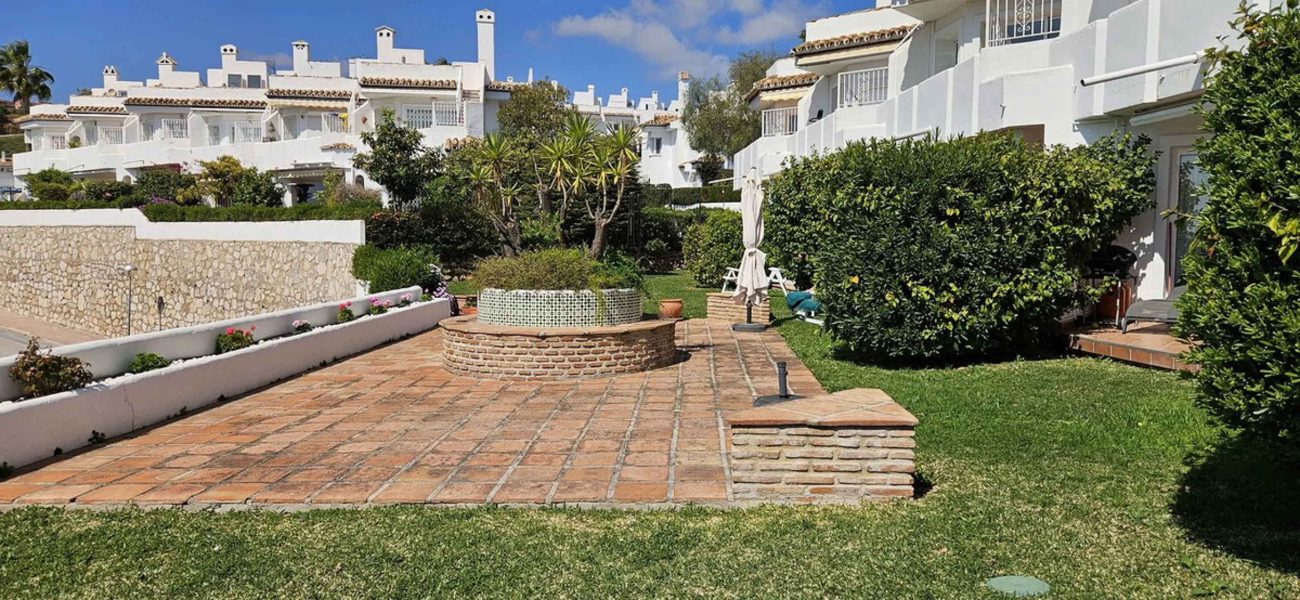 Elegant and charmingTownhouse with Open Views in Calahonda