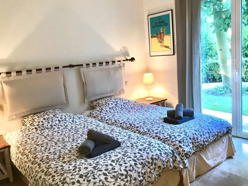 Apartment - Ground Floor Apartment в продаже в Málaga, Málaga. В доме 3 спален и 4 ванных комнат. Площадь дома 175 м²