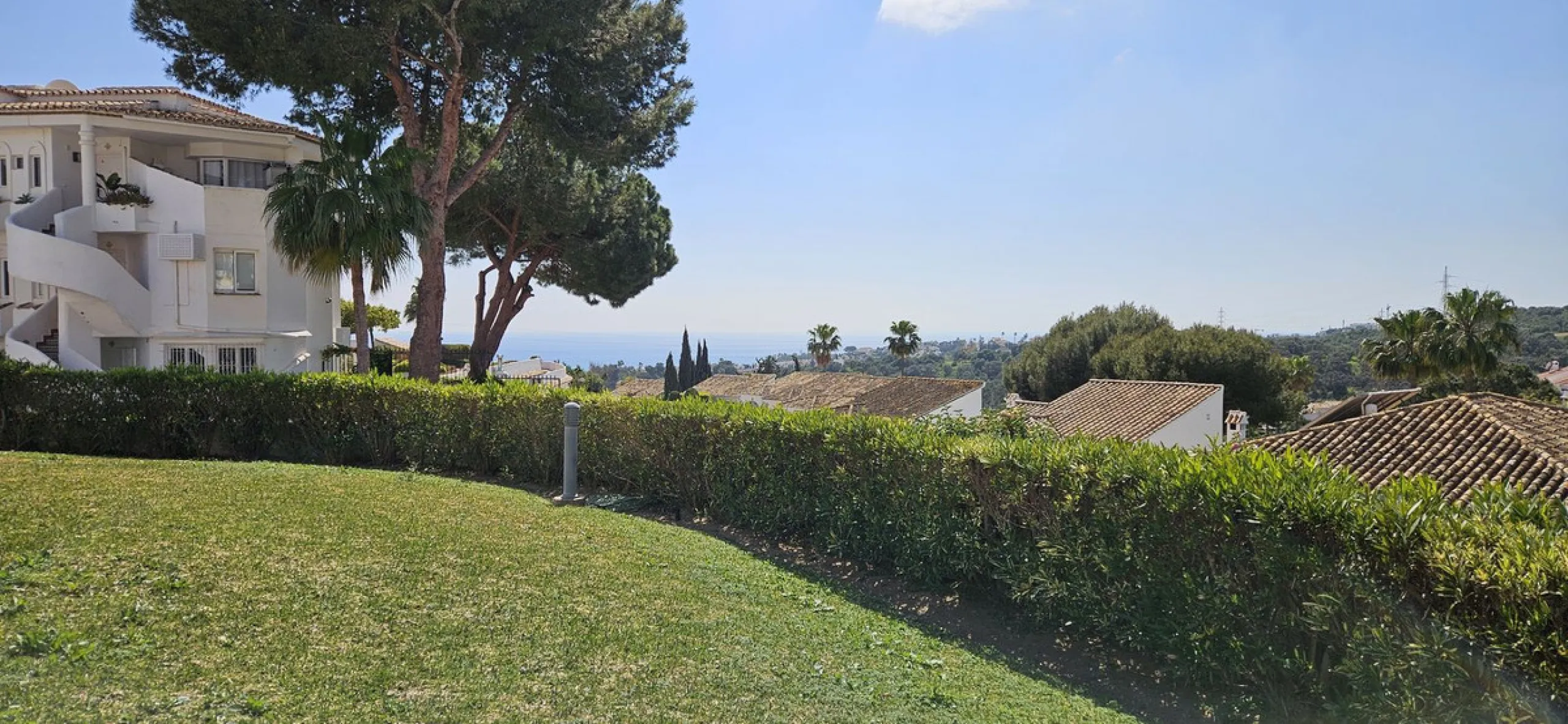 Elegant and charmingTownhouse with Open Views in Calahonda