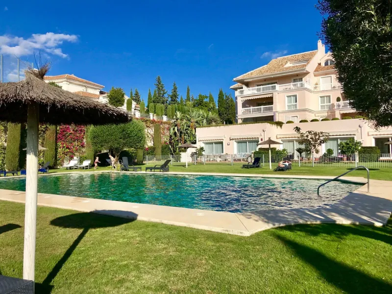 Apartment - Ground Floor Apartment в продаже в Málaga, Málaga. В доме 3 спален и 4 ванных комнат. Площадь дома 175 м²