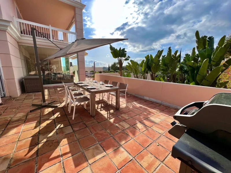 Apartment - Ground Floor Apartment в продаже в Málaga, Málaga. В доме 3 спален и 4 ванных комнат. Площадь дома 175 м²