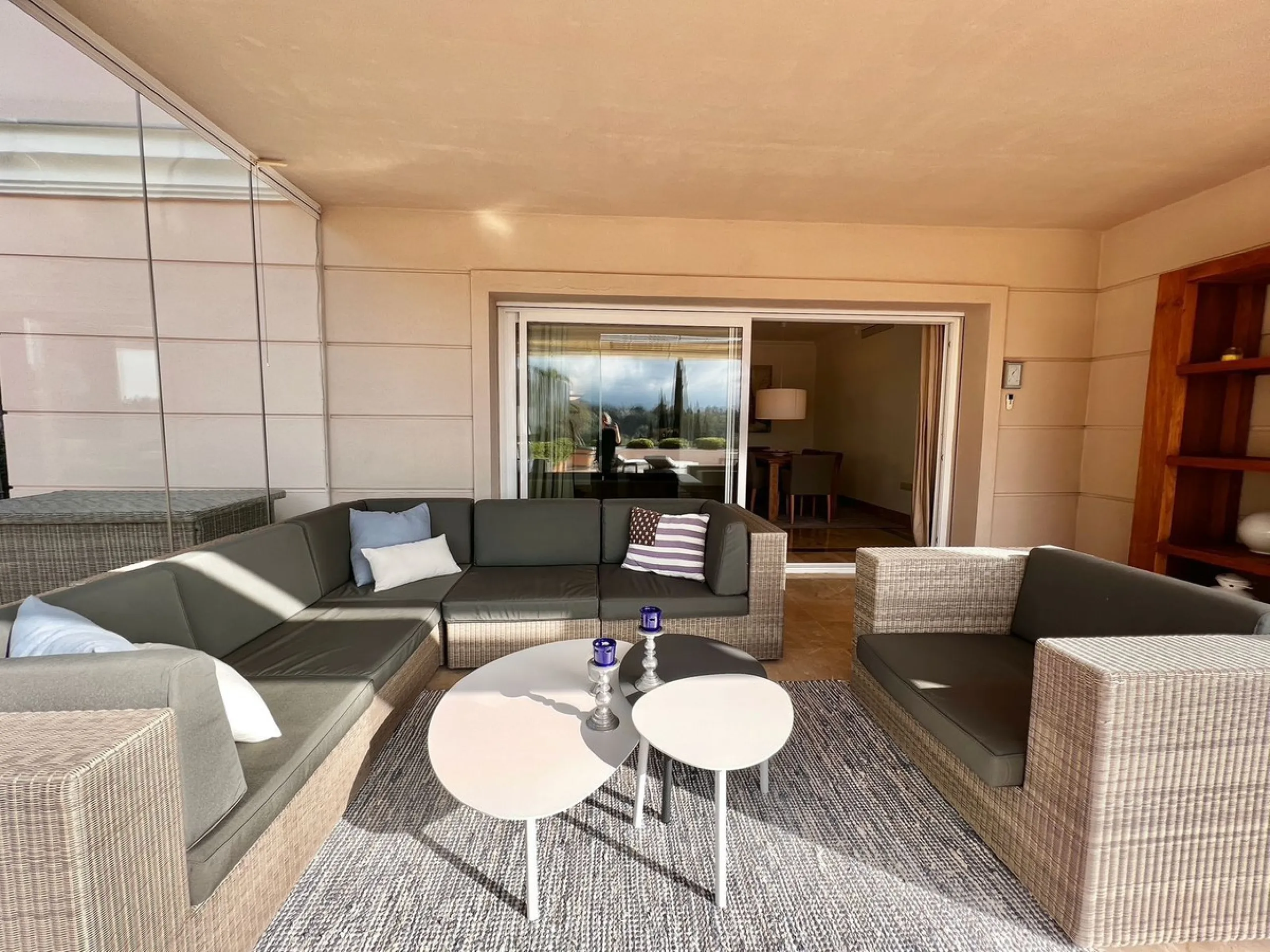 Apartment - Ground Floor Apartment в продаже в Málaga, Málaga. В доме 3 спален и 4 ванных комнат. Площадь дома 175 м²