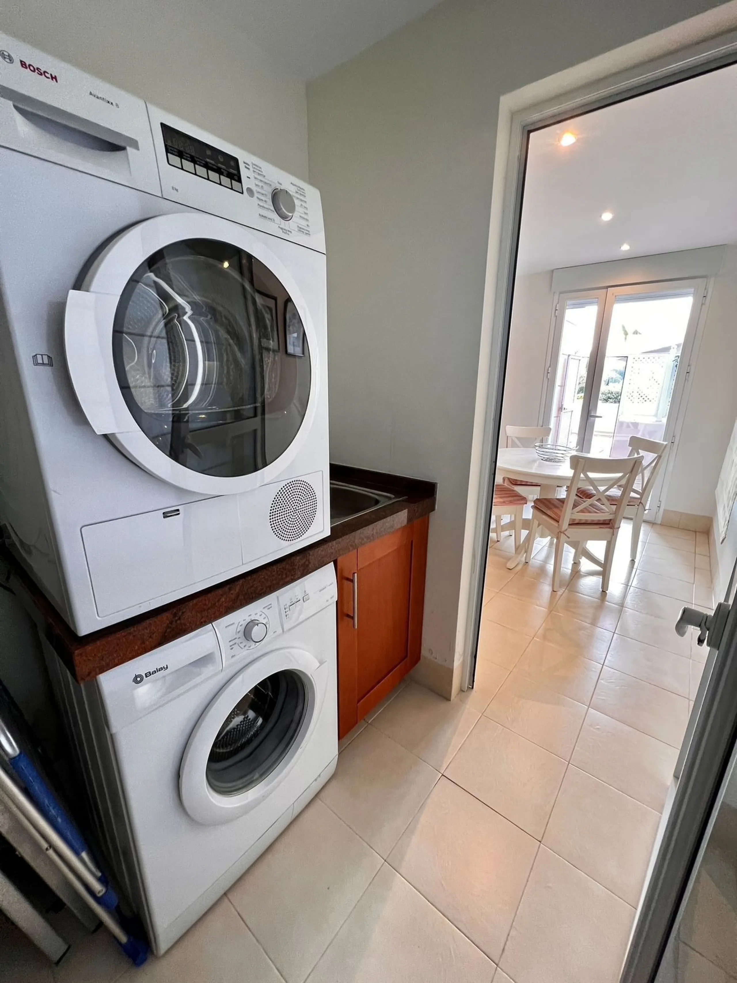 Apartment - Ground Floor Apartment в продаже в Málaga, Málaga. В доме 3 спален и 4 ванных комнат. Площадь дома 175 м²