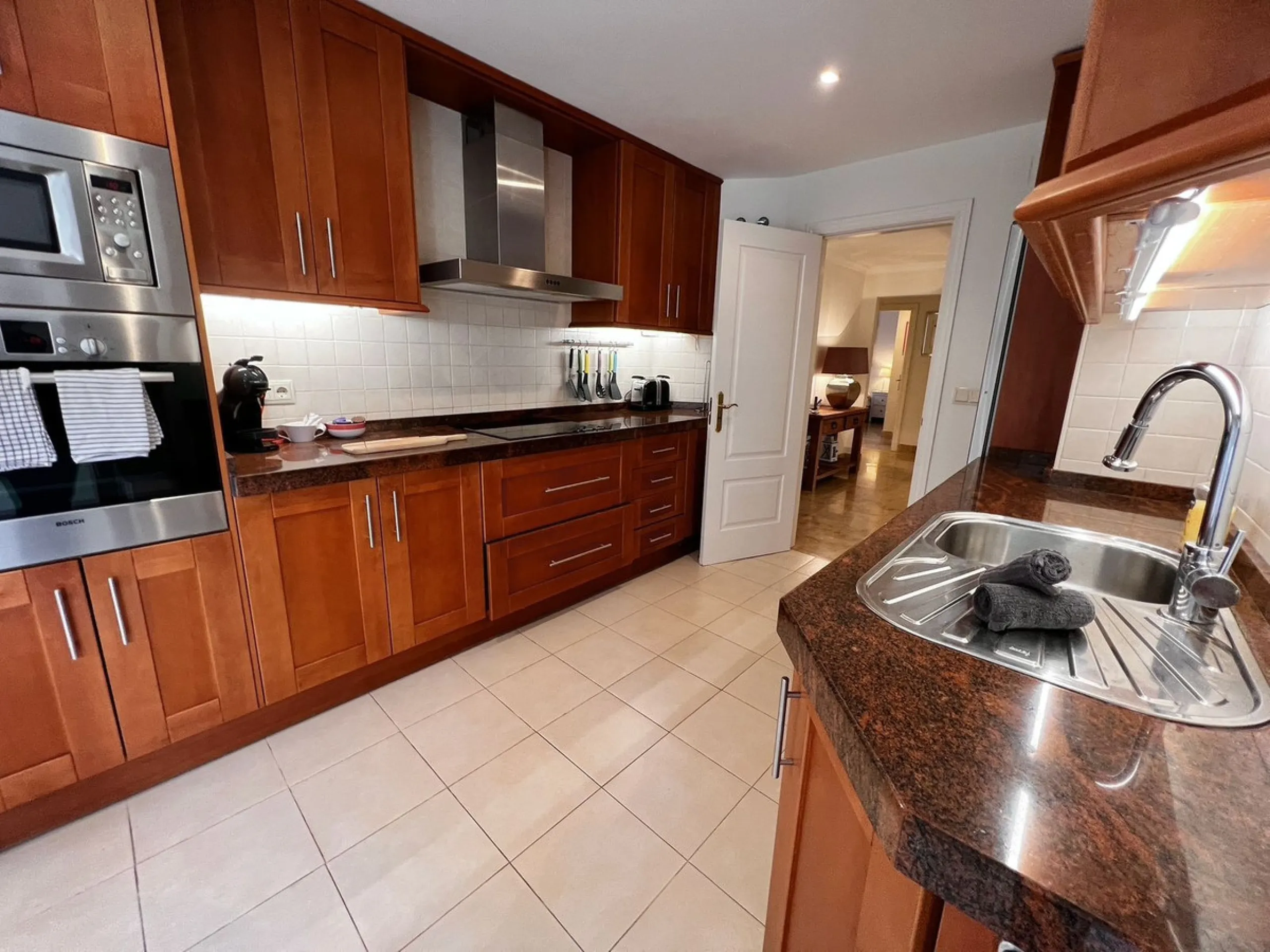 Apartment - Ground Floor Apartment в продаже в Málaga, Málaga. В доме 3 спален и 4 ванных комнат. Площадь дома 175 м²