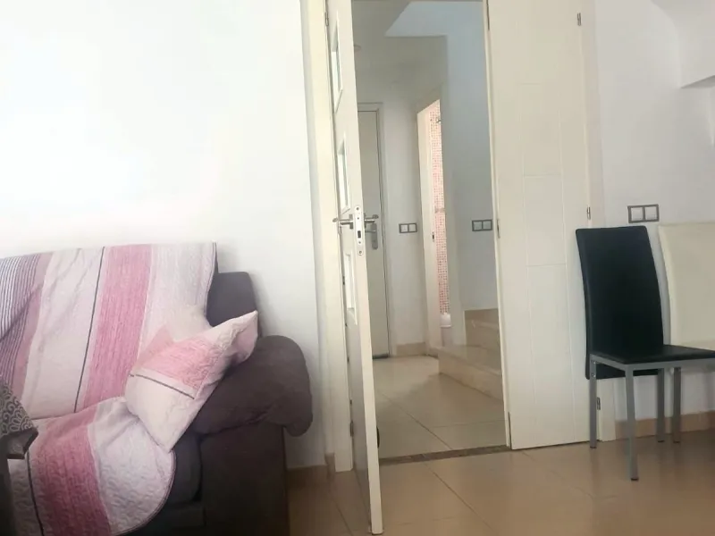 House - Semi-Detached House в продаже в Málaga, Málaga. В доме 3 спален и 3 ванных комнат. Площадь дома 149 м². Площадь участка 225 м²
