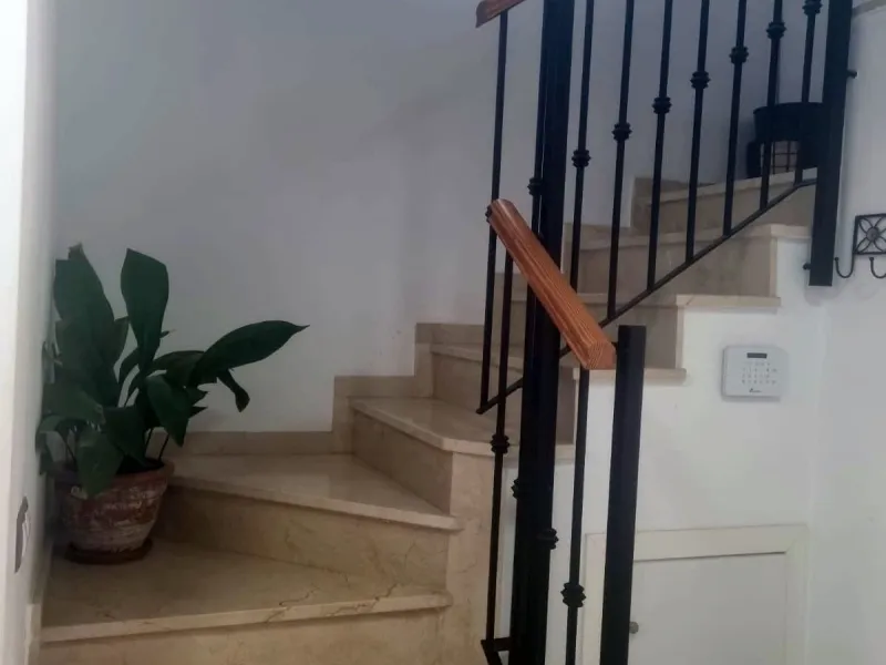 House - Semi-Detached House в продаже в Málaga, Málaga. В доме 3 спален и 3 ванных комнат. Площадь дома 149 м². Площадь участка 225 м²