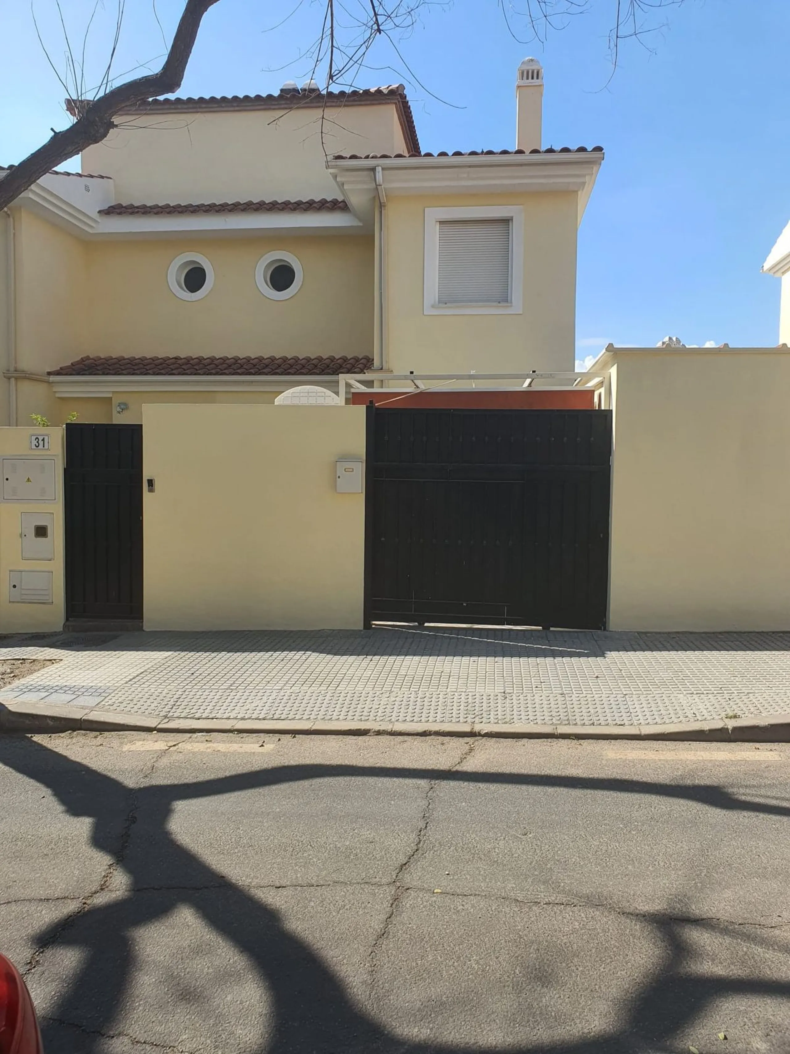 House - Semi-Detached House в продаже в Málaga, Málaga. В доме 3 спален и 3 ванных комнат. Площадь дома 149 м². Площадь участка 225 м²