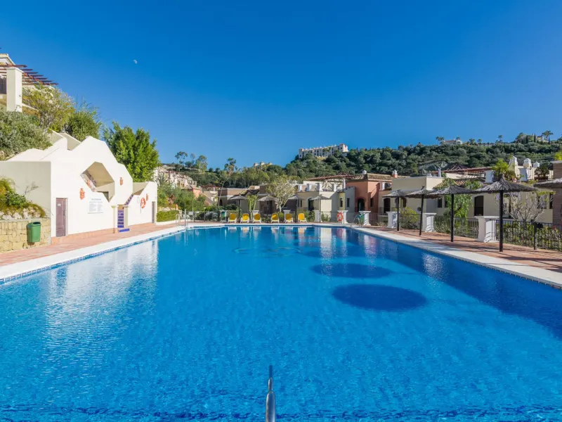 NEW LISTING penthouse with roof terrace !