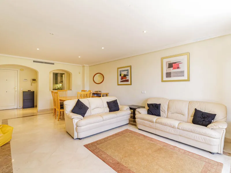 NEW LISTING penthouse with roof terrace !
