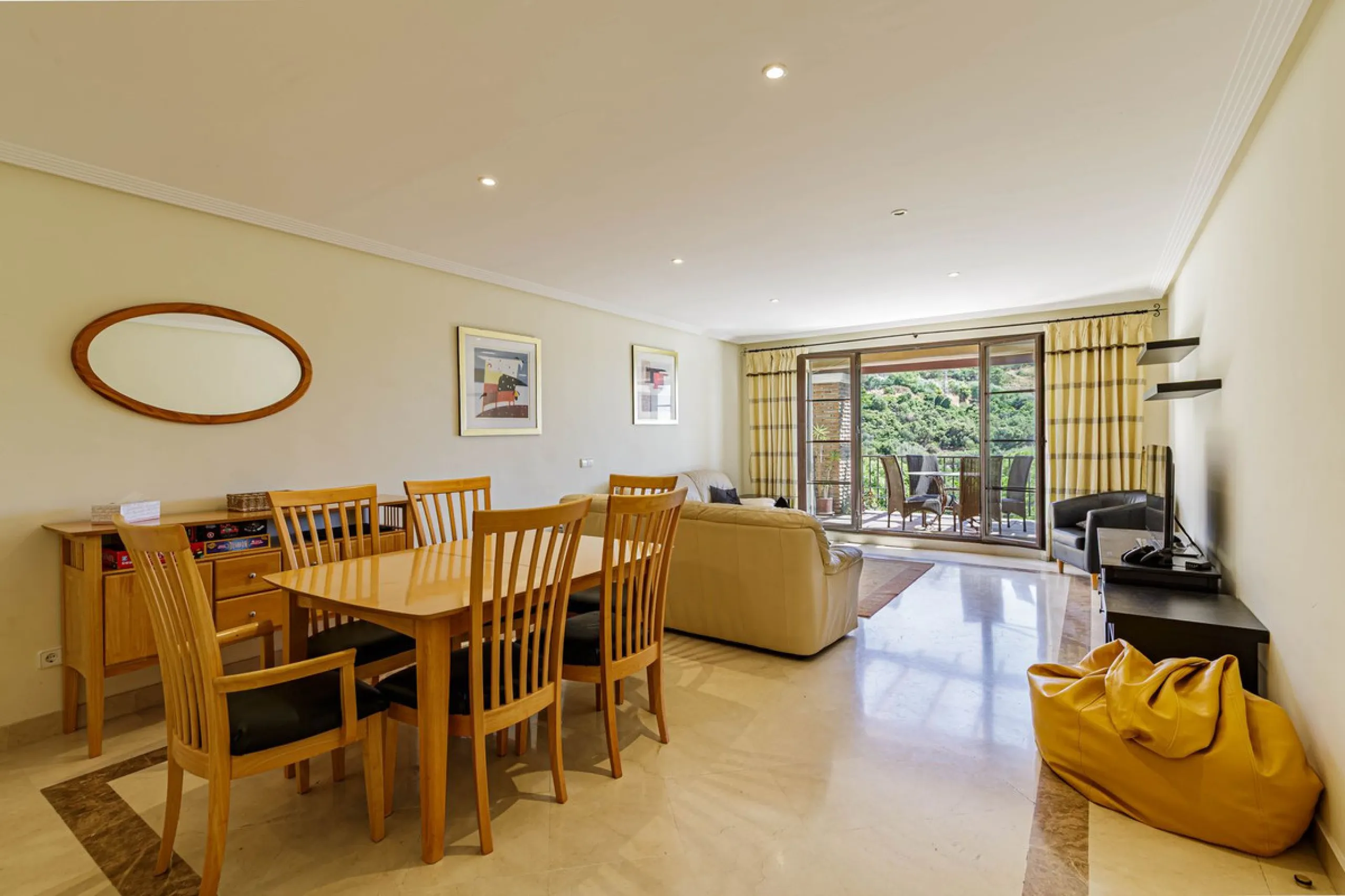 NEW LISTING penthouse with roof terrace !