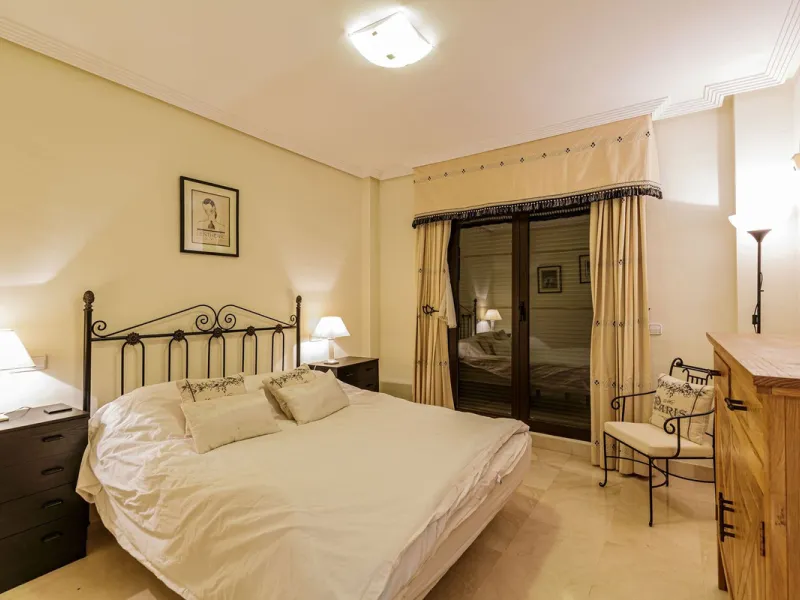 NEW LISTING penthouse with roof terrace !