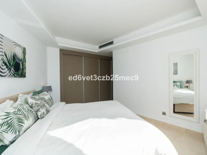 Apartment - Ground Floor Apartment в продаже в Benahavís, Málaga. В доме 3 спален и 2 ванных комнат. Площадь дома 107 м²