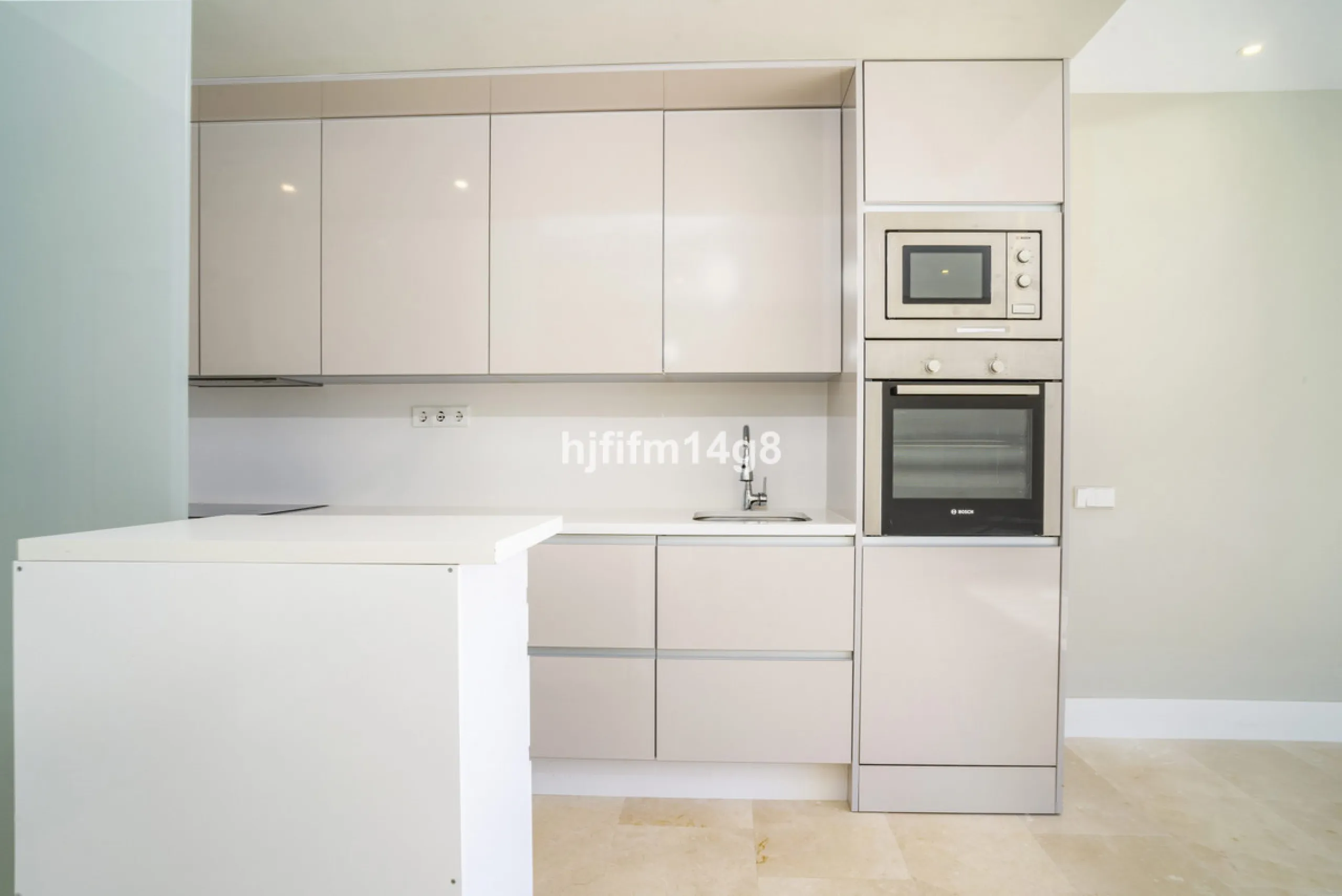 This stunning 2-bedroom duplex penthouse for sale in Ocean Hills, Estepona offers modern, luxurious living with breathtaking panoramic views of the Mediterranean Sea, the surrounding mountains, and the protected natural park that borders the community. Si