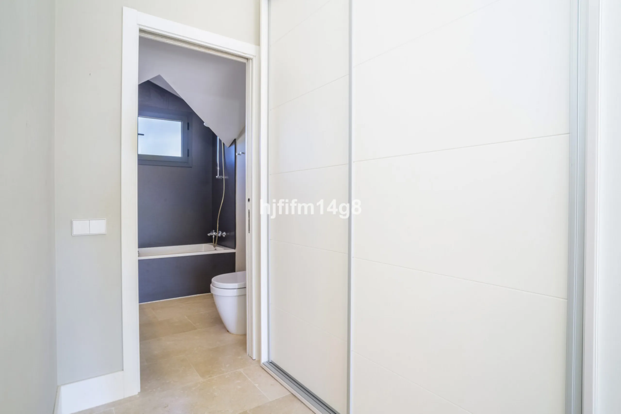 This stunning 2-bedroom duplex penthouse for sale in Ocean Hills, Estepona offers modern, luxurious living with breathtaking panoramic views of the Mediterranean Sea, the surrounding mountains, and the protected natural park that borders the community. Si