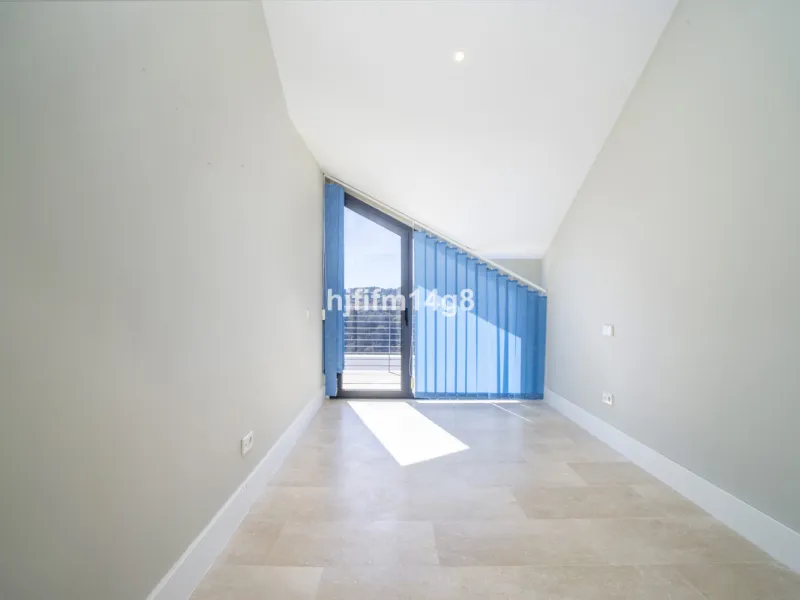 This stunning 2-bedroom duplex penthouse for sale in Ocean Hills, Estepona offers modern, luxurious living with breathtaking panoramic views of the Mediterranean Sea, the surrounding mountains, and the protected natural park that borders the community. Si