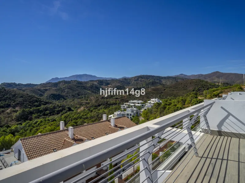 This stunning 2-bedroom duplex penthouse for sale in Ocean Hills, Estepona offers modern, luxurious living with breathtaking panoramic views of the Mediterranean Sea, the surrounding mountains, and the protected natural park that borders the community. Si