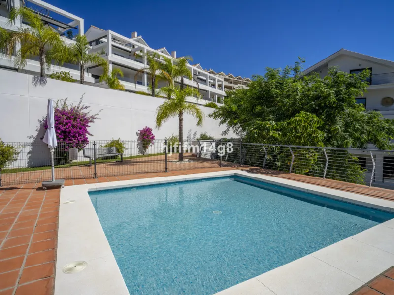 This stunning 2-bedroom duplex penthouse for sale in Ocean Hills, Estepona offers modern, luxurious living with breathtaking panoramic views of the Mediterranean Sea, the surrounding mountains, and the protected natural park that borders the community. Si