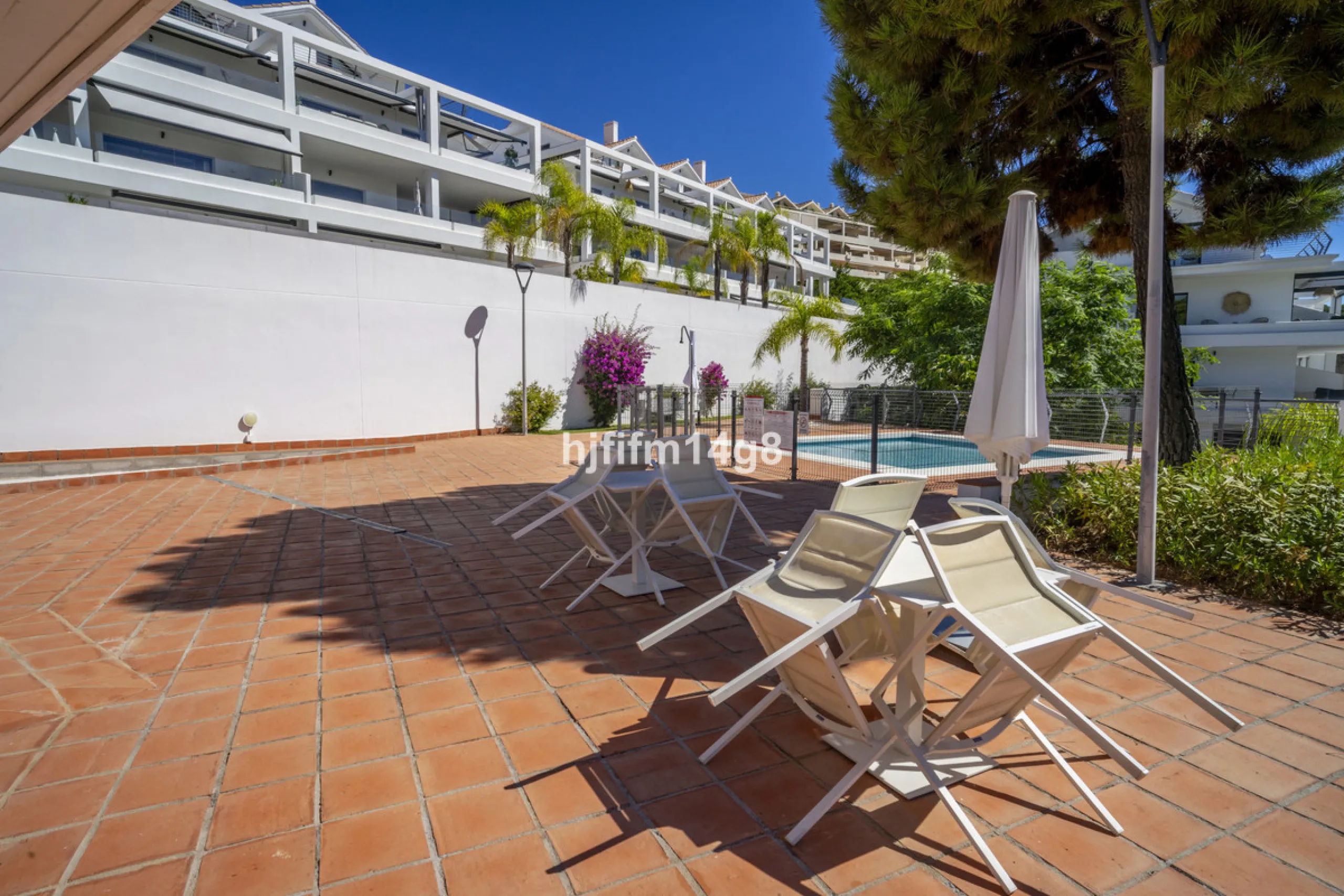 This stunning 2-bedroom duplex penthouse for sale in Ocean Hills, Estepona offers modern, luxurious living with breathtaking panoramic views of the Mediterranean Sea, the surrounding mountains, and the protected natural park that borders the community. Si
