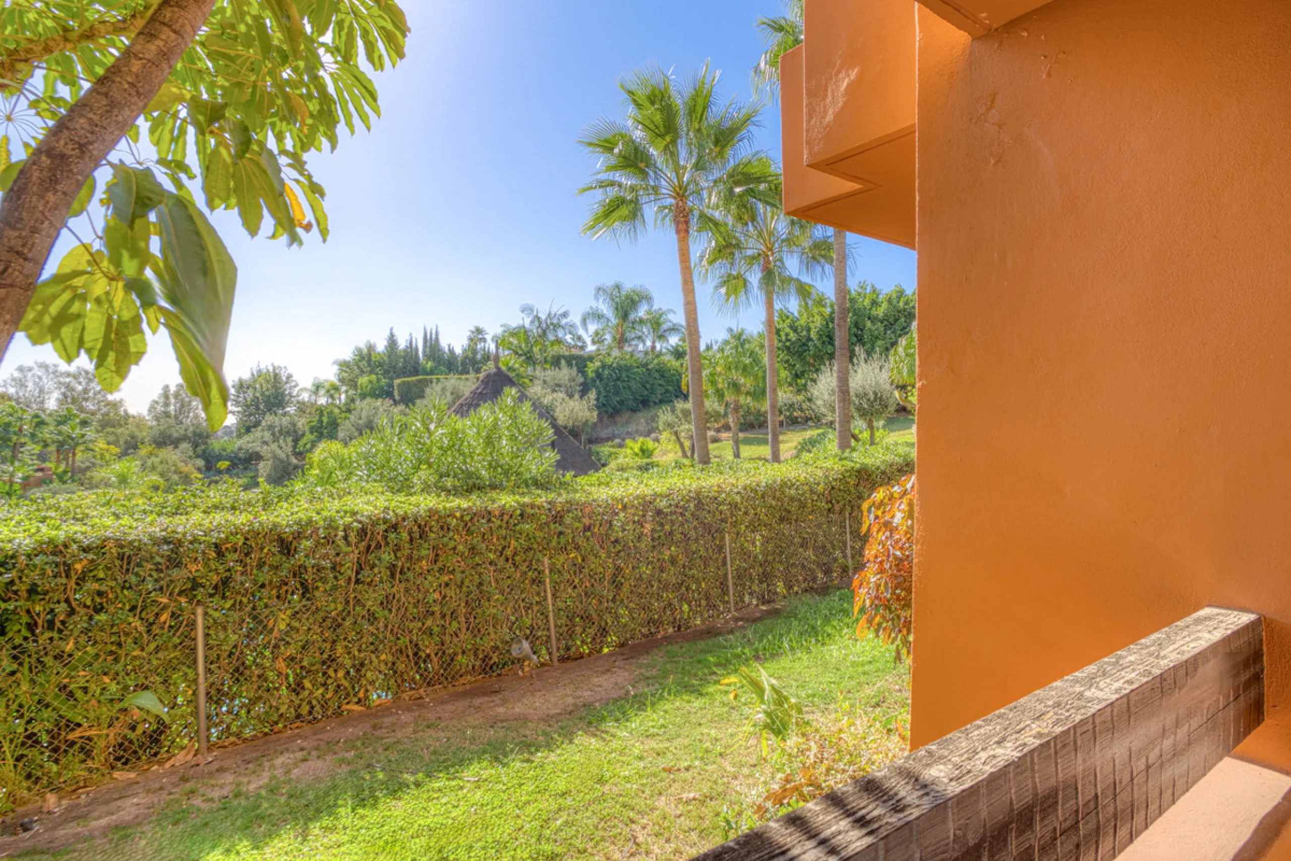 Elegant ground-floor apartment located in one of the most exclusive and peaceful developments in Nueva Andalucía. This carefully maintained property offers the perfect blend of comfort, privacy, and Mediterranean charm. It features two spacious bedrooms a