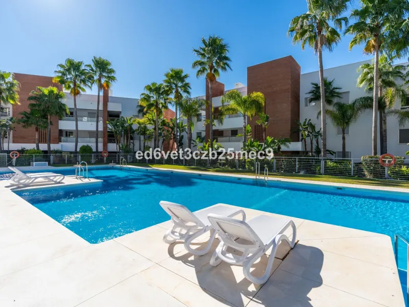 Apartment - Ground Floor Apartment в продаже в Benahavís, Málaga. В доме 3 спален и 2 ванных комнат. Площадь дома 107 м²