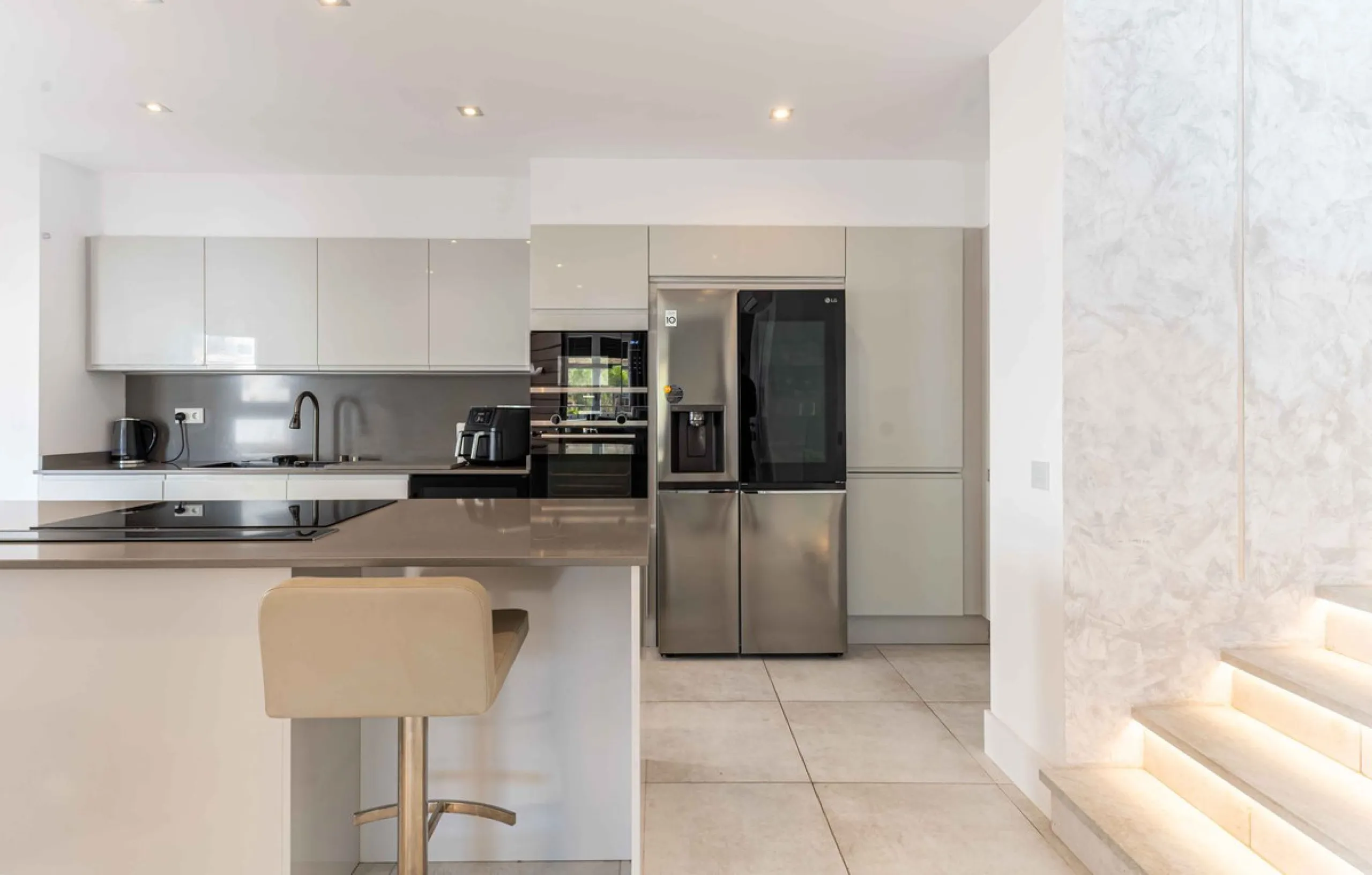 House - Townhouse в продаже в Benahavís, Málaga. В доме 4 спален и 4 ванных комнат. Площадь дома 287 м²
