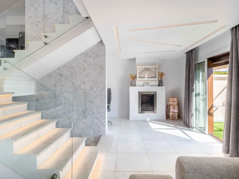 House - Townhouse в продаже в Benahavís, Málaga. В доме 4 спален и 4 ванных комнат. Площадь дома 287 м²