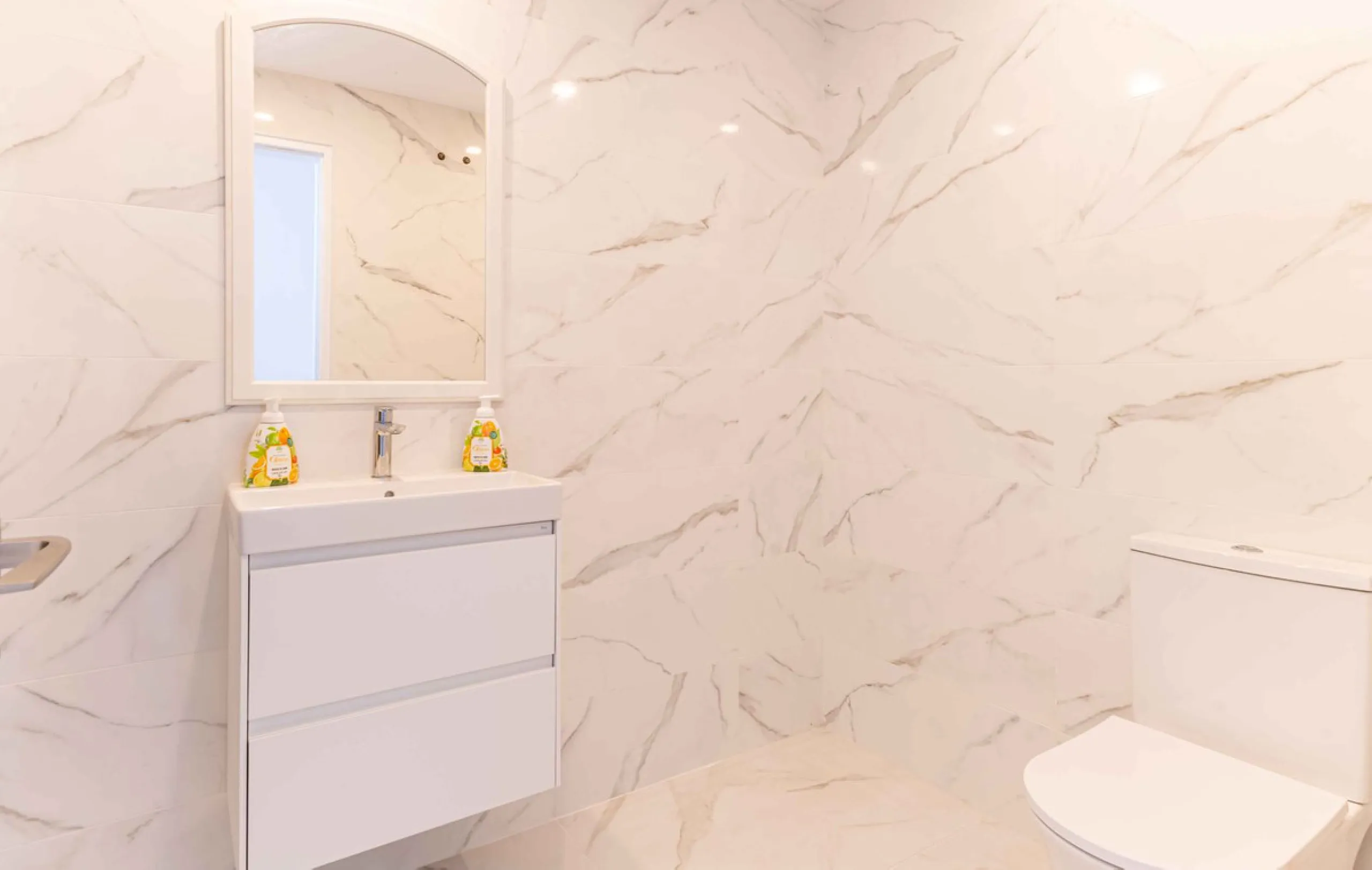 House - Townhouse в продаже в Benahavís, Málaga. В доме 4 спален и 4 ванных комнат. Площадь дома 287 м²