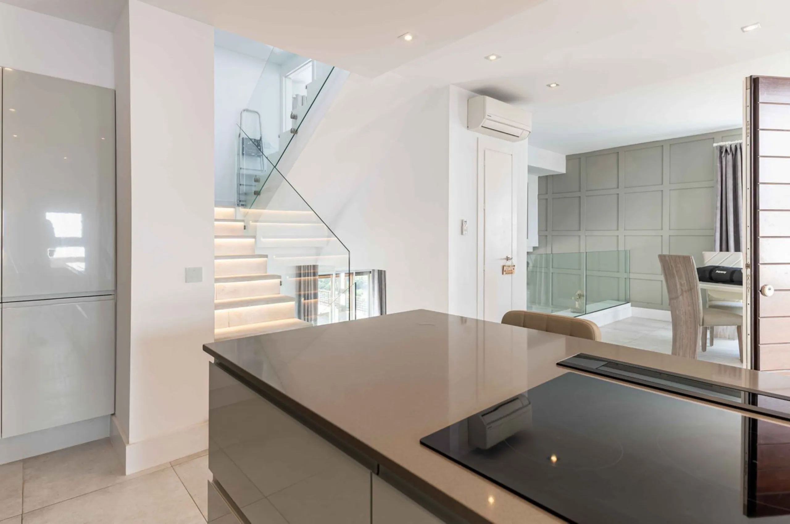 House - Townhouse в продаже в Benahavís, Málaga. В доме 4 спален и 4 ванных комнат. Площадь дома 287 м²
