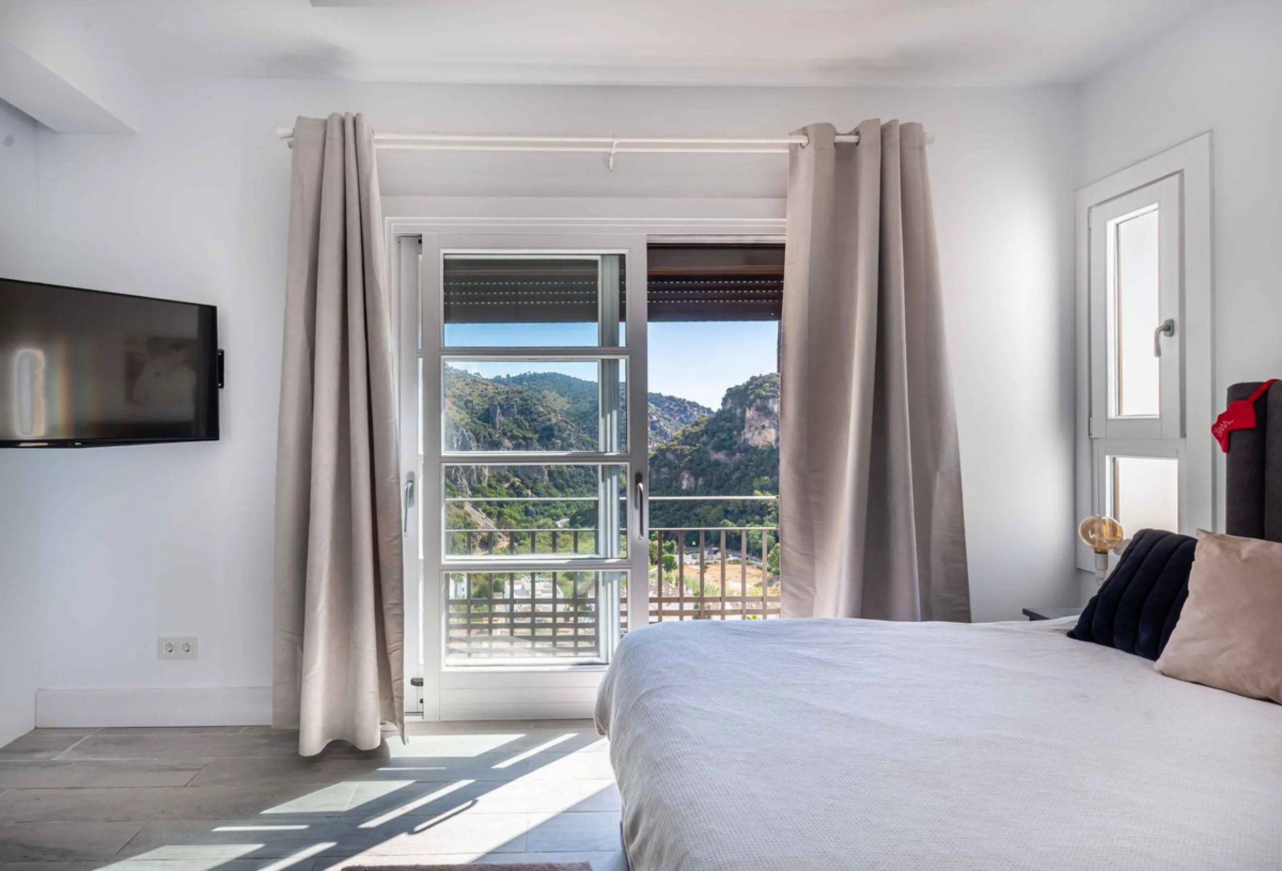 House - Townhouse в продаже в Benahavís, Málaga. В доме 4 спален и 4 ванных комнат. Площадь дома 287 м²