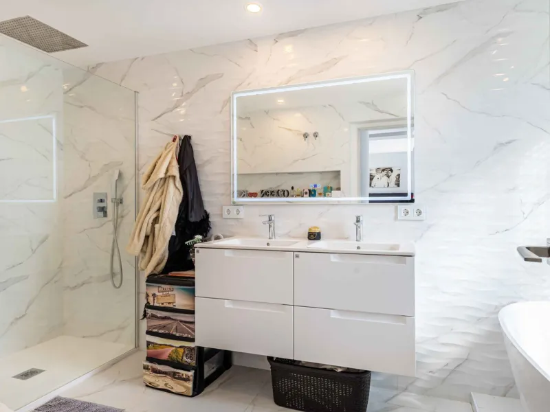 House - Townhouse в продаже в Benahavís, Málaga. В доме 4 спален и 4 ванных комнат. Площадь дома 287 м²