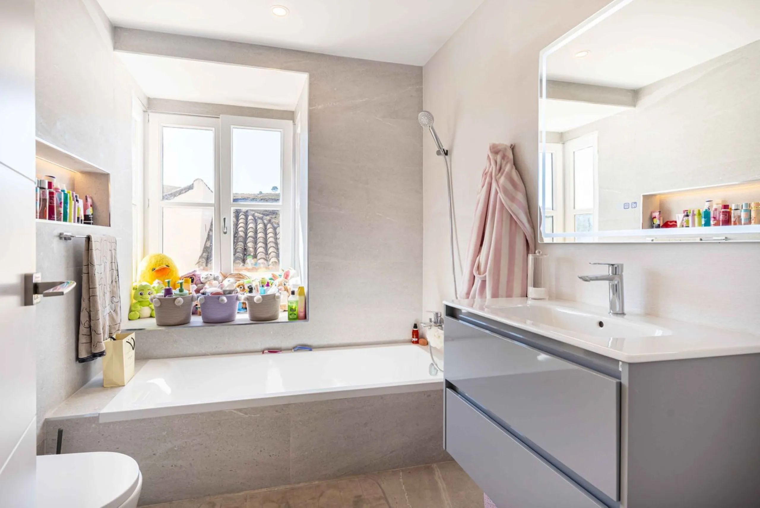 House - Townhouse в продаже в Benahavís, Málaga. В доме 4 спален и 4 ванных комнат. Площадь дома 287 м²