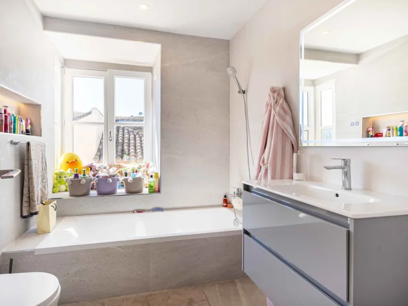 House - Townhouse в продаже в Benahavís, Málaga. В доме 4 спален и 4 ванных комнат. Площадь дома 287 м²