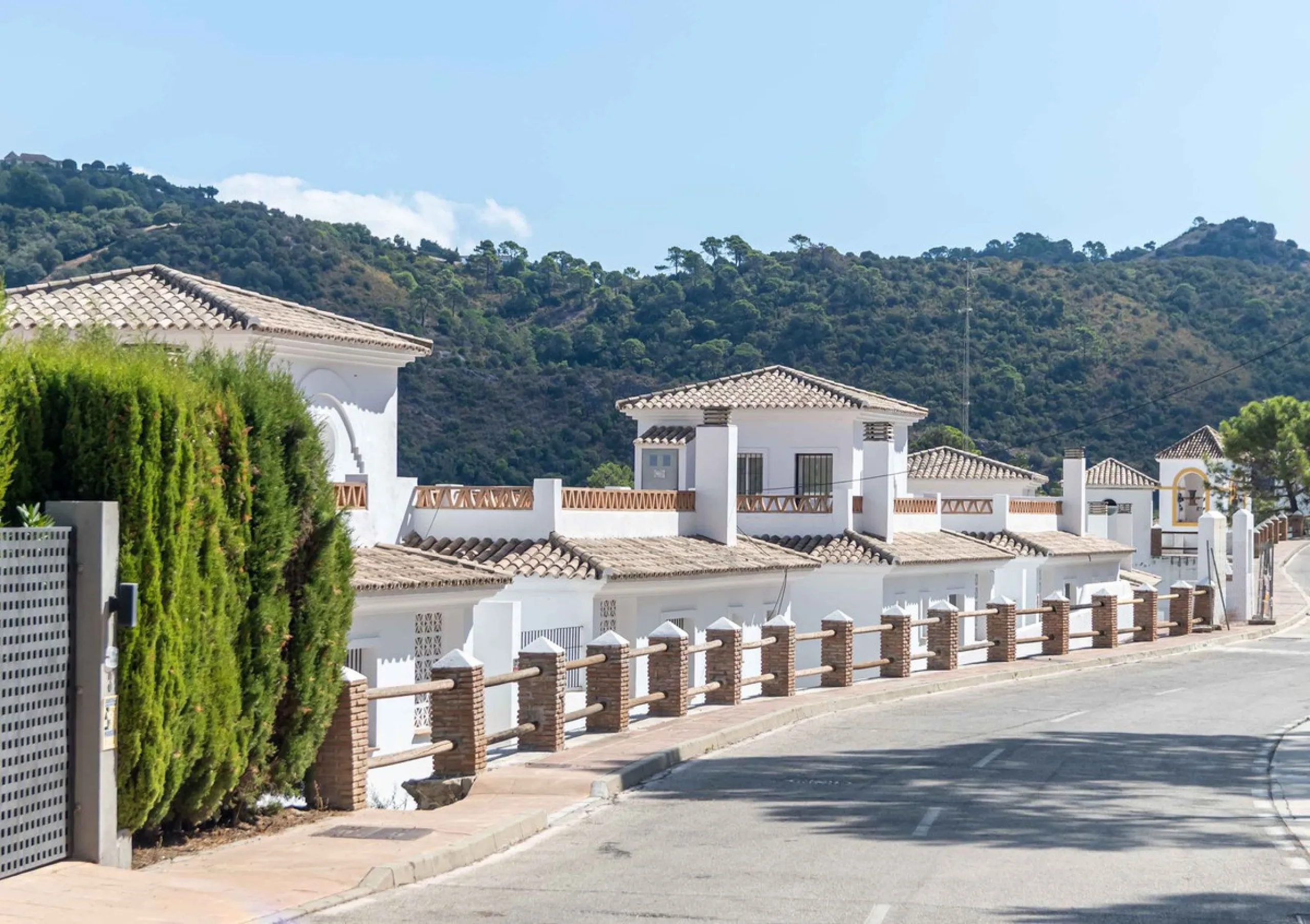 House - Townhouse в продаже в Benahavís, Málaga. В доме 4 спален и 4 ванных комнат. Площадь дома 287 м²