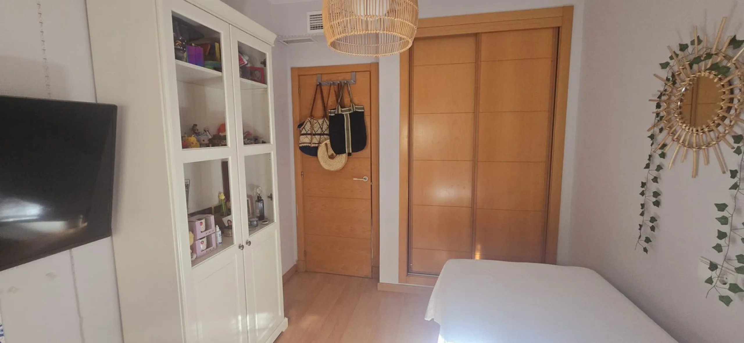 Apartment - Ground Floor Apartment в продаже в Ciudad Jardín, Málaga. В доме 2 спален и 2 ванных комнат. Площадь дома 130 м²